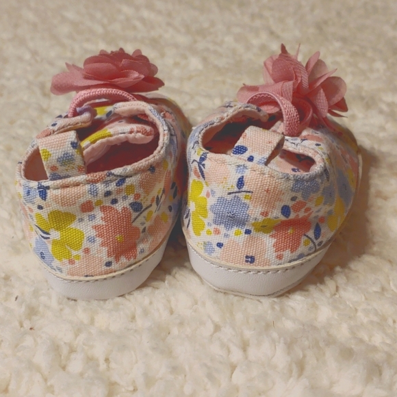 Carter's Baby of Mine Flower Shoes - Picture 2 of 3